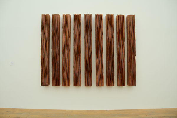 David Nash Cuts Up, 2011Séquoia, 9 parties198 x 20 x 21 cm chaque / ensemble : 198 x 262 x 21 cm
