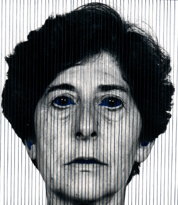Esther Ferrer, Autoportrait avec des yeux bleus, 1994, photo- graphie noir et blanc, fils bleus & encre de chine, 29 x 39 cm