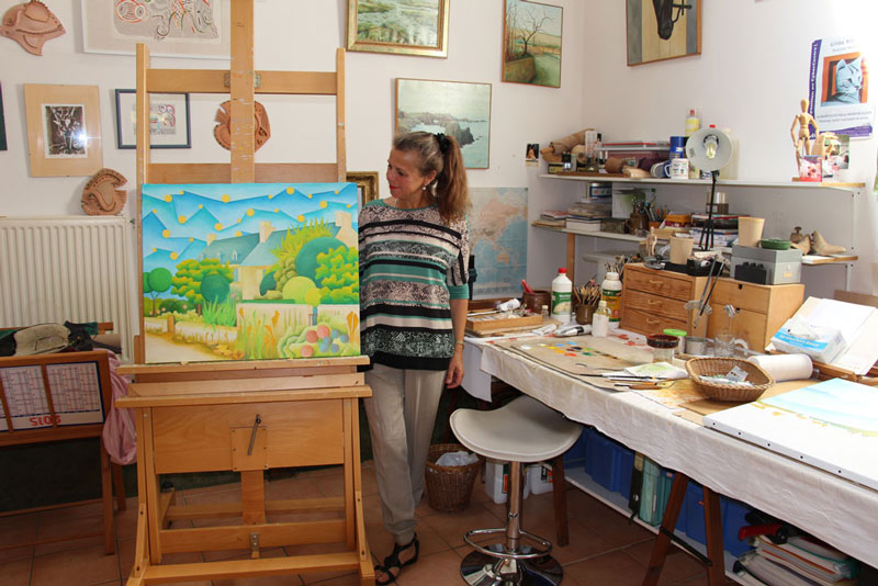 Gilda Richet dans son atelier