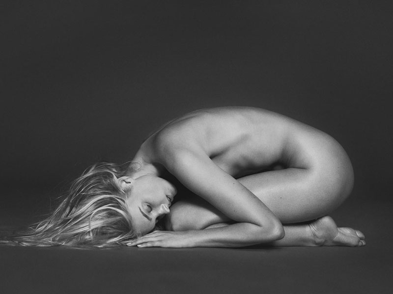Elsa in Quit Pose, 2014 © Russell James / Courtesy of CAMERA WORK Gallery